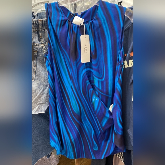 Sz 6 $895 Akris blouse